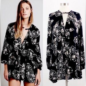 🩷 Free People Floral Foil Swing Tunic Dress Black White Boho Flowy Size Small